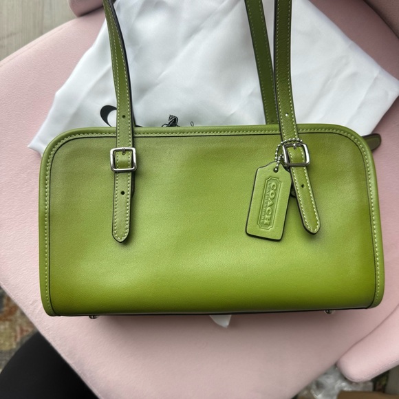 Coach Swing Zip Dark Lime - Picture 2 of 10